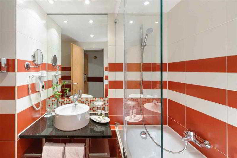 Bathroom 4, Mercure Hotel Munich Schwabing, München