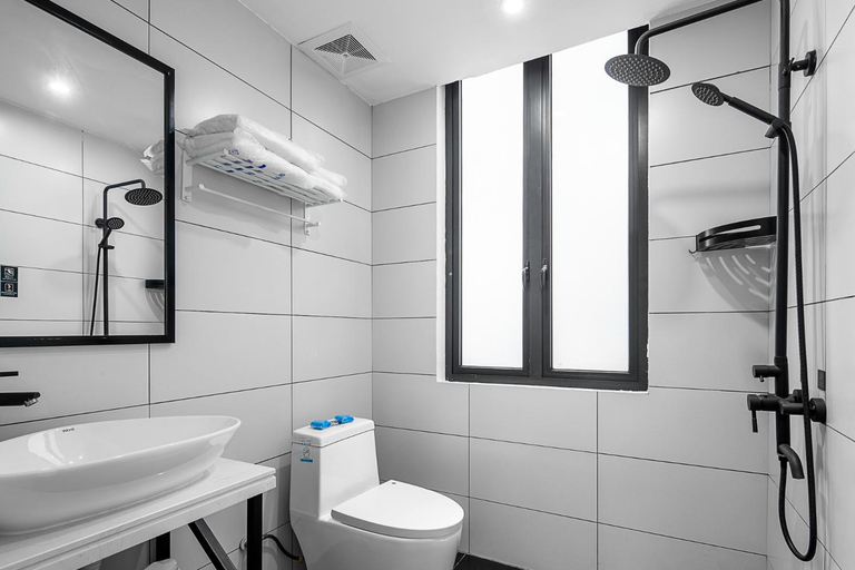 Bathroom 4, Thirty One, Zhangjiajie