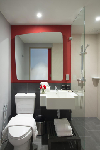 Bathroom 16