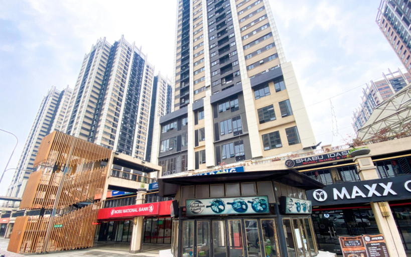 Exterior & Views 3, Chic and Cozy Studio at Meikarta Apartment By Travelio, Cikarang