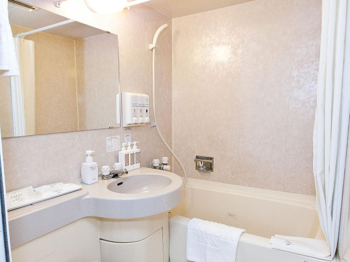 Bathroom 7