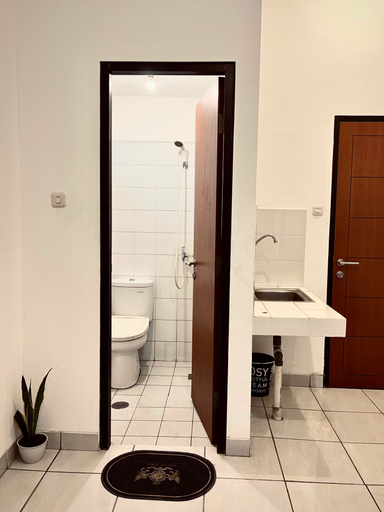 Bathroom, RoomQu @ Ecohome Citra raya, Tangerang