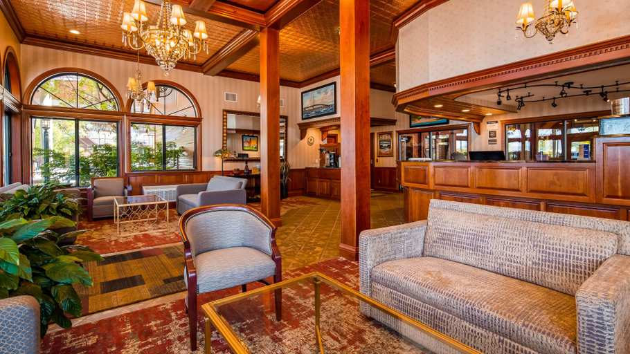 Public Area 2, Best Western Plus Dockside Waterfront Inn, Cheboygan