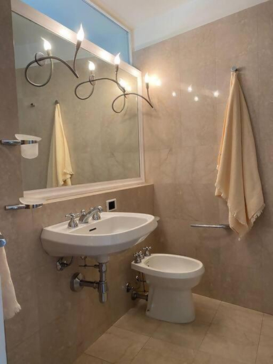 Others 2, Chambre Dans La Tour, Bergamo