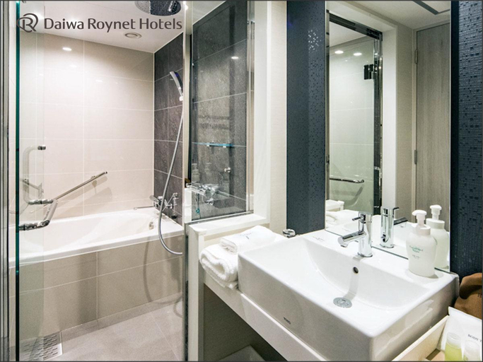 Bathroom 11
