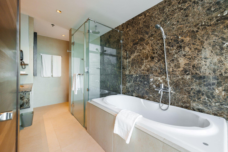 Bathroom 12