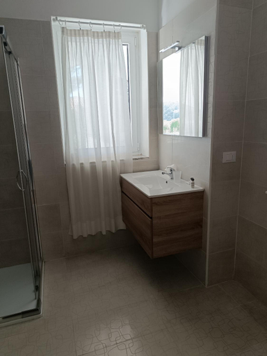 Bathroom 4, RistHotel Airport, Gorizia