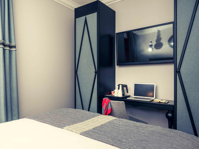 Bedroom 5, Mercure Paris Arc de Triomphe Wagram Hotel, Paris
