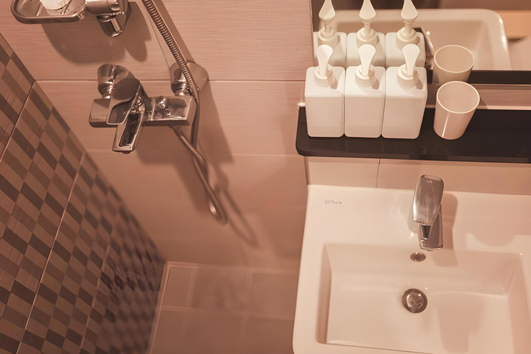 Bathroom 10