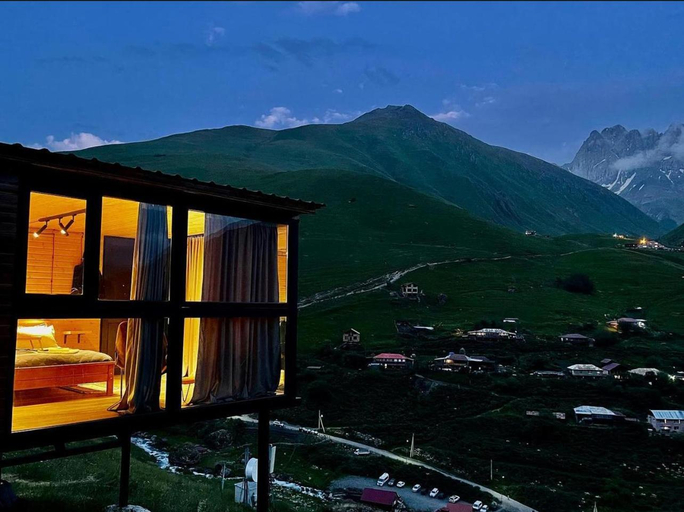 Others 3, Pirdapira, Kazbegi