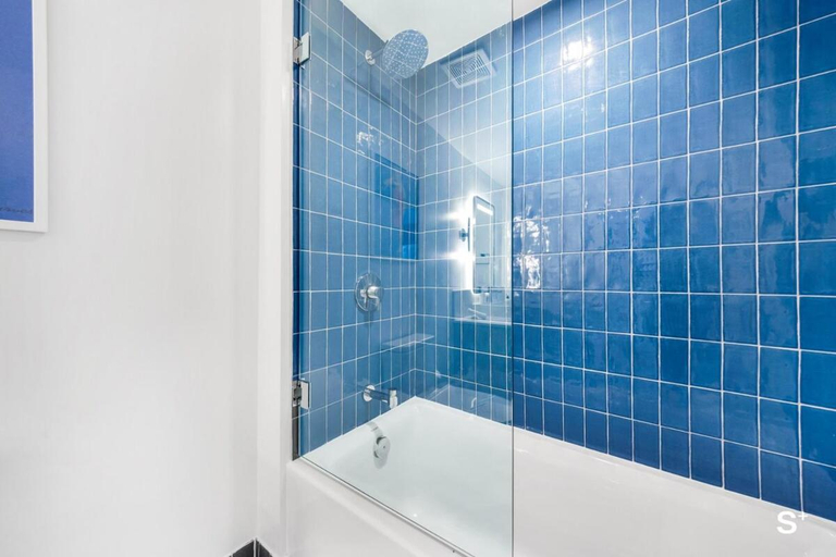 Bathroom 3, Chic Downtown 1BR with Stunning Views, Miami-Dade