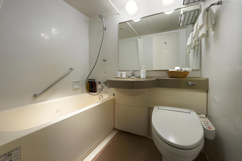Bathroom 20
