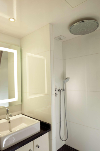Bathroom 5, Best Western Plus Bretagne Montparnasse, Paris
