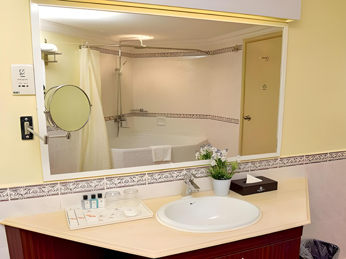 Bathroom 7
