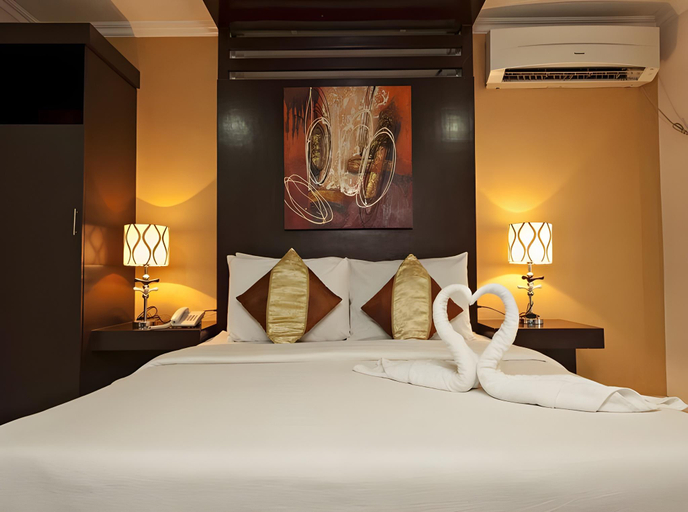 Bedroom 12