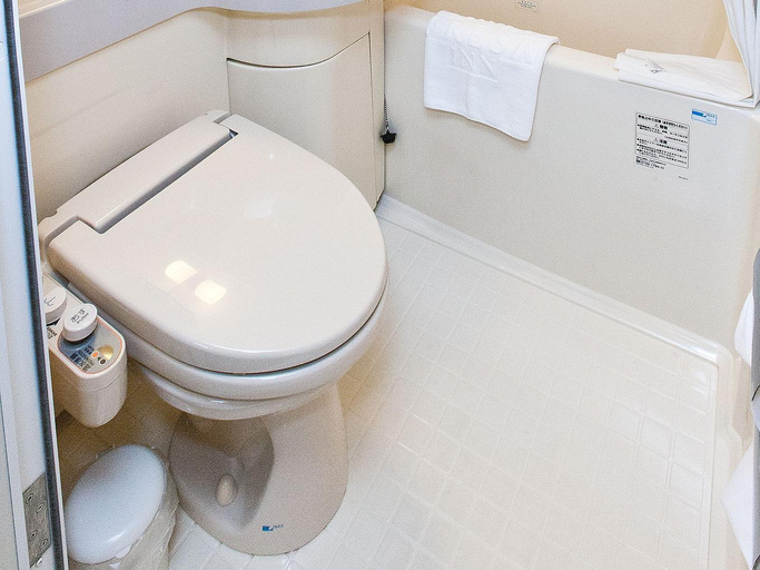 Bathroom 27