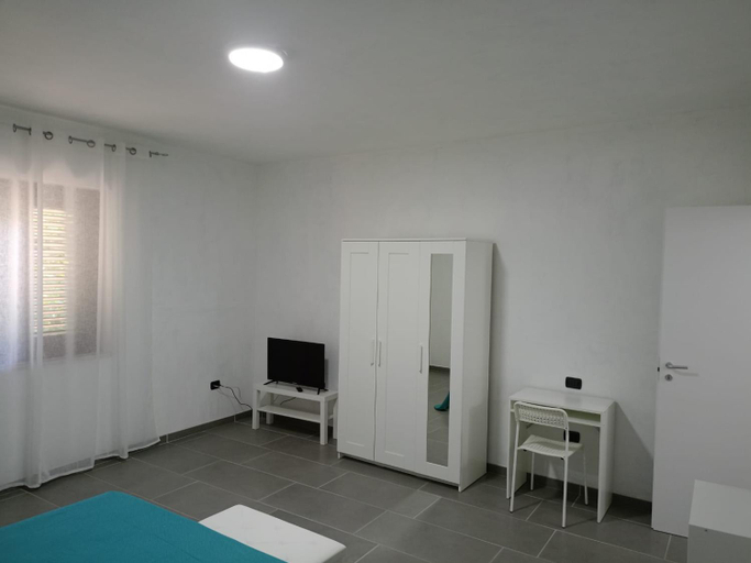 Others 2, bed and breakfastEuropa, Salerno