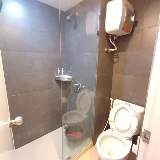 Bathroom, Springlake Summarecon Bekasi By Astakapro, Bekasi