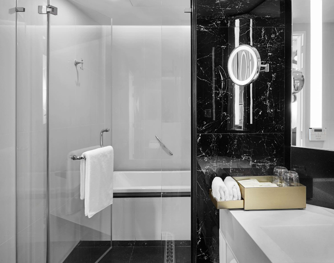 Bathroom 10