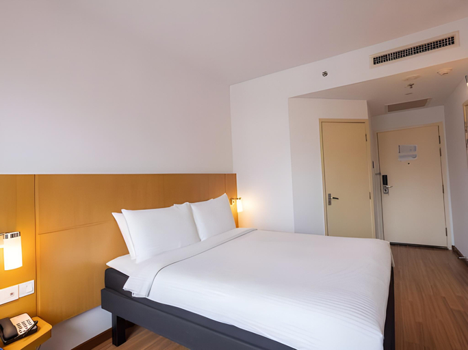 Bedroom 30
