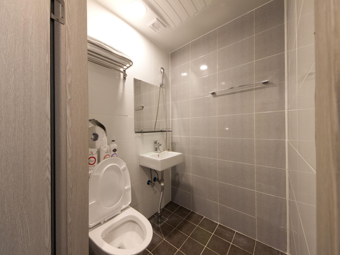 Bathroom 4