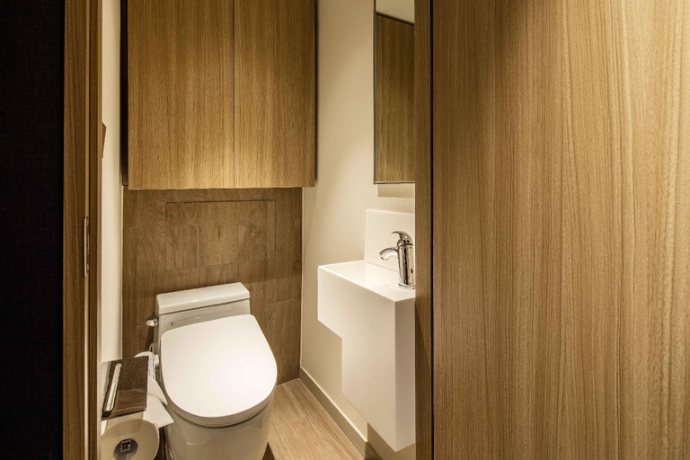 Bathroom 28
