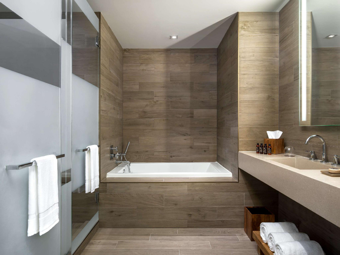 Bathroom 14