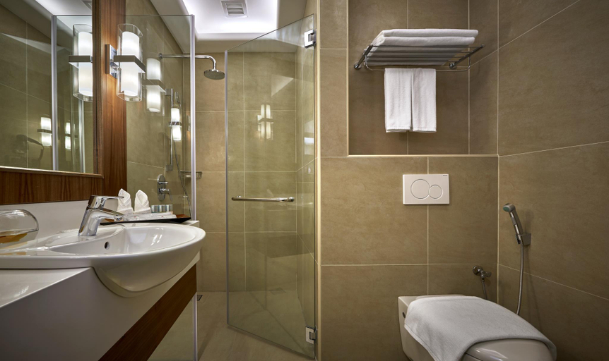 Bathroom 12