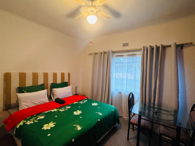 Others 5, Leisure Lodges selfcatering accommodation Parow, City of Cape Town