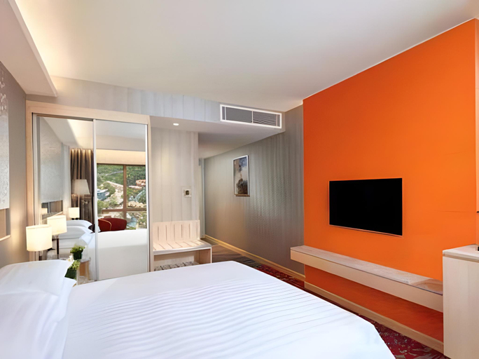 Bedroom 12