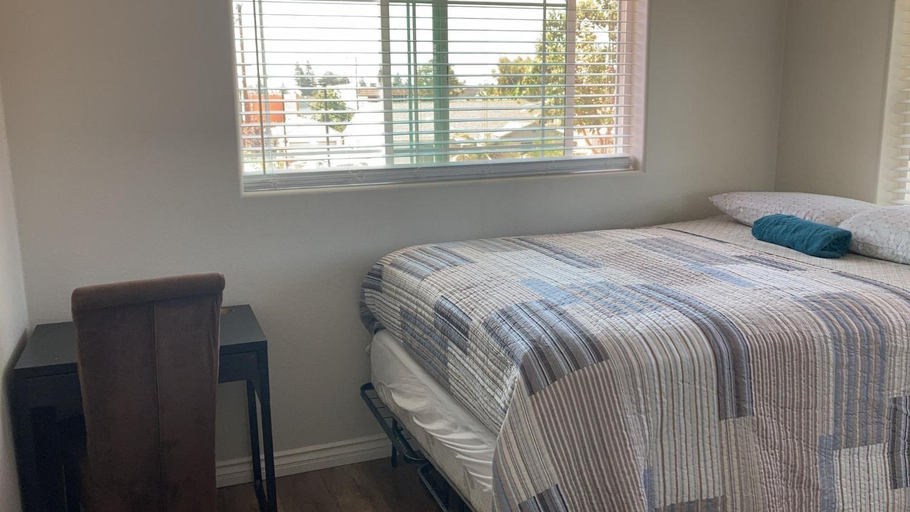Bedroom 1, We are in this together, Orange