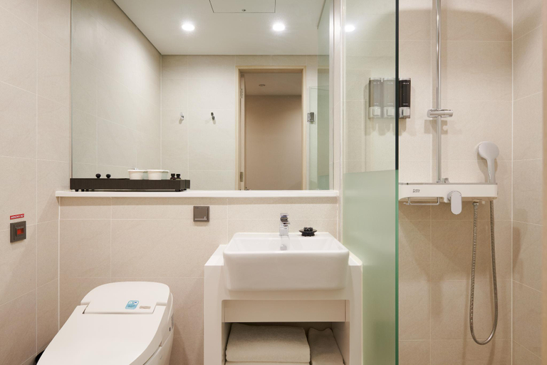Bathroom 4