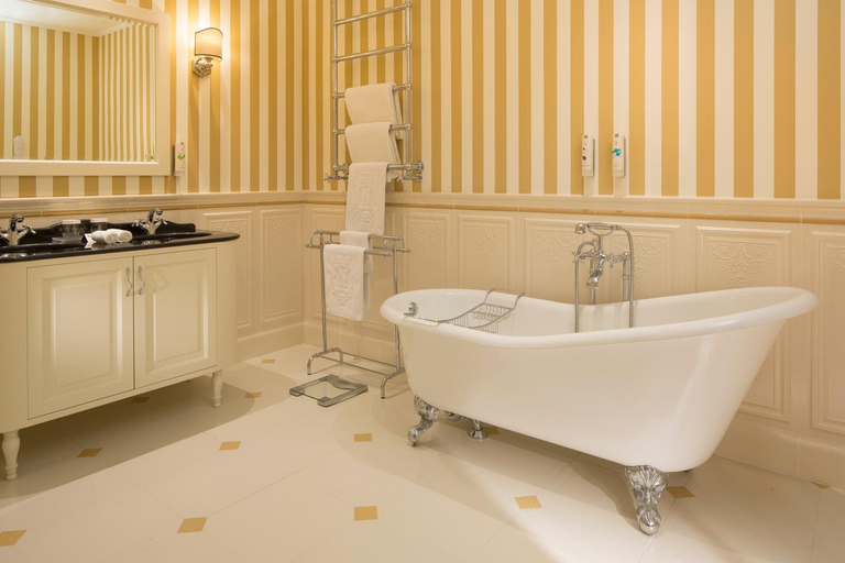 Bathroom 7