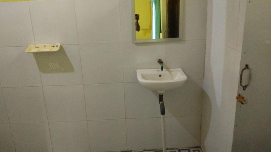Bathroom 4