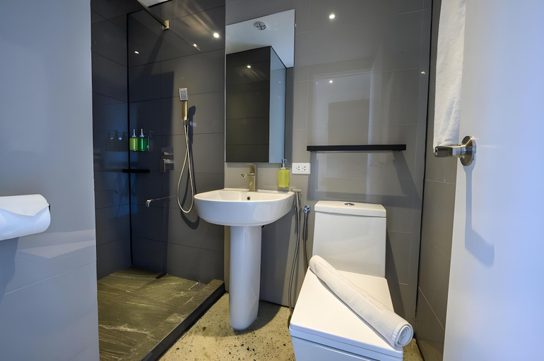 Bathroom 4, G1 Lodge Design Hotel, Baguio City