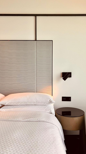 Bedroom 18