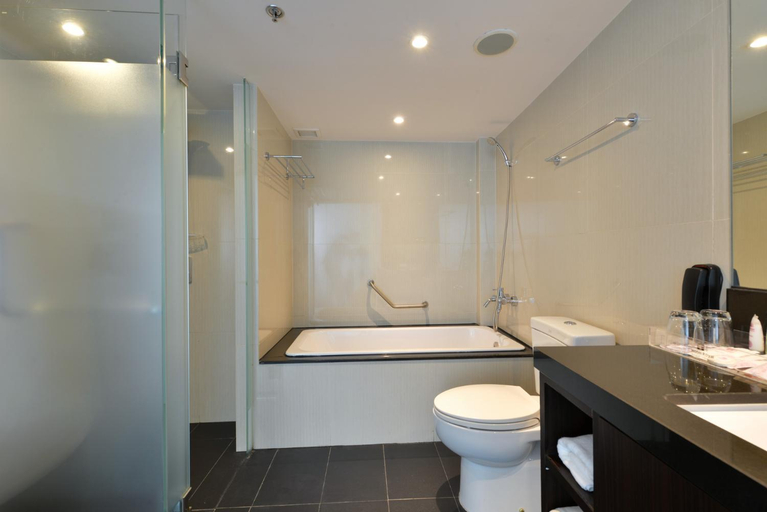 Bathroom 19
