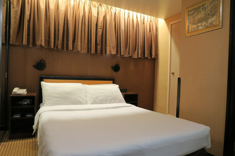 Bedroom 12