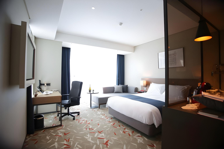 Bedroom 2, ASTI Hotel Busan Station, Dong