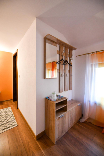 Others 3, Villa CASTELLINO, Targu Ocna