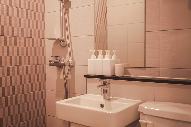 Bathroom 16