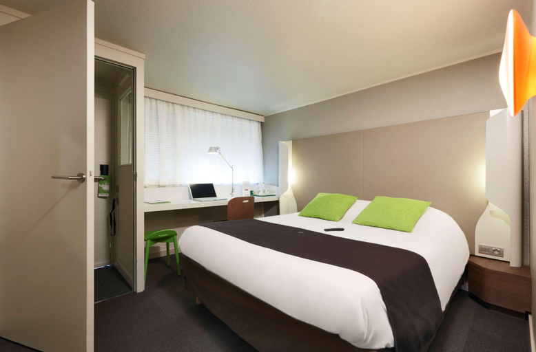 Bedroom 3, Campanile Lyon Isle d'Abeau, Isère