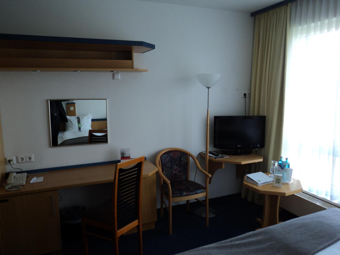 Bedroom, Willow Hotel Restaurant, Saalekreis