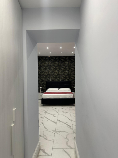 Others 5, B&B luxury 2.0, Napoli