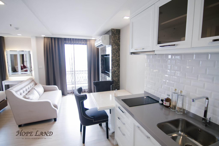 Dining Room 26