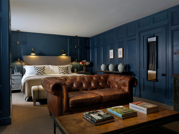 Bedroom 2, No131 The Promenade, Gloucestershire