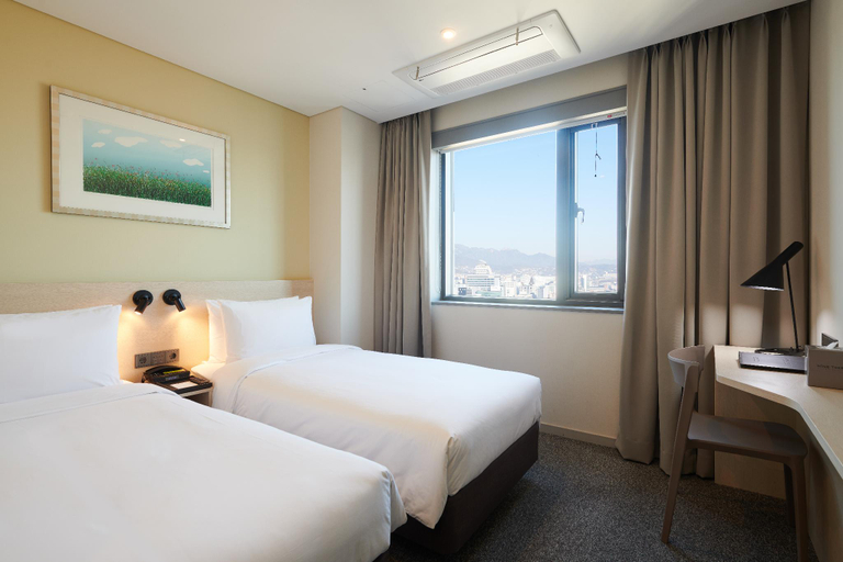 Bedroom 27