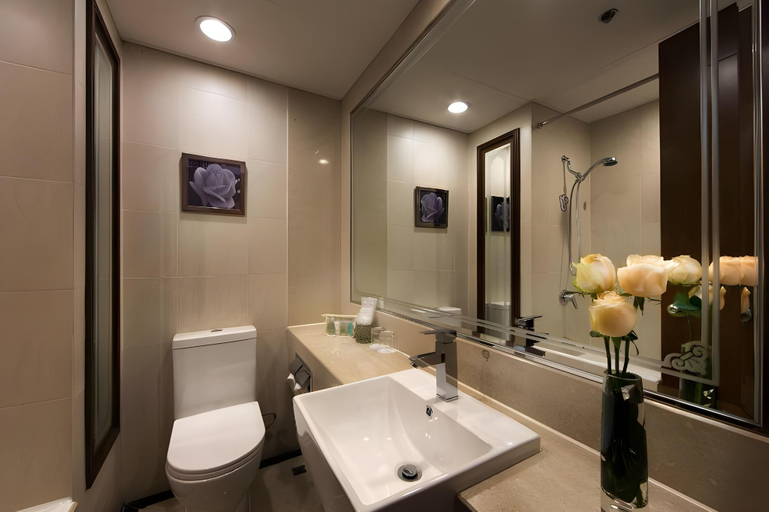 Bathroom 19