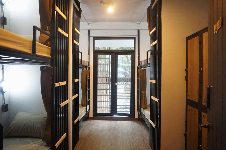 Bedroom 3, Feel Good Bangkok Hostel, Bangkok Noi