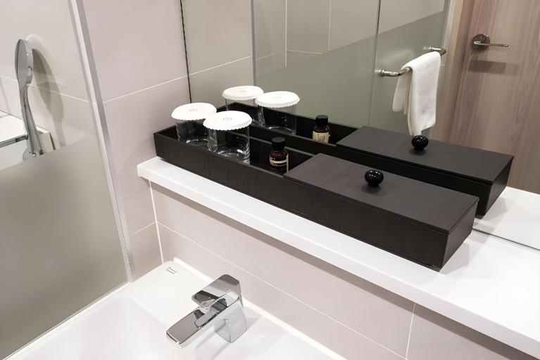Bathroom 14